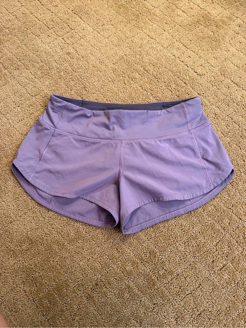 Authentic Lululemon Lilac low rise 2.5” speed up shorts size 4